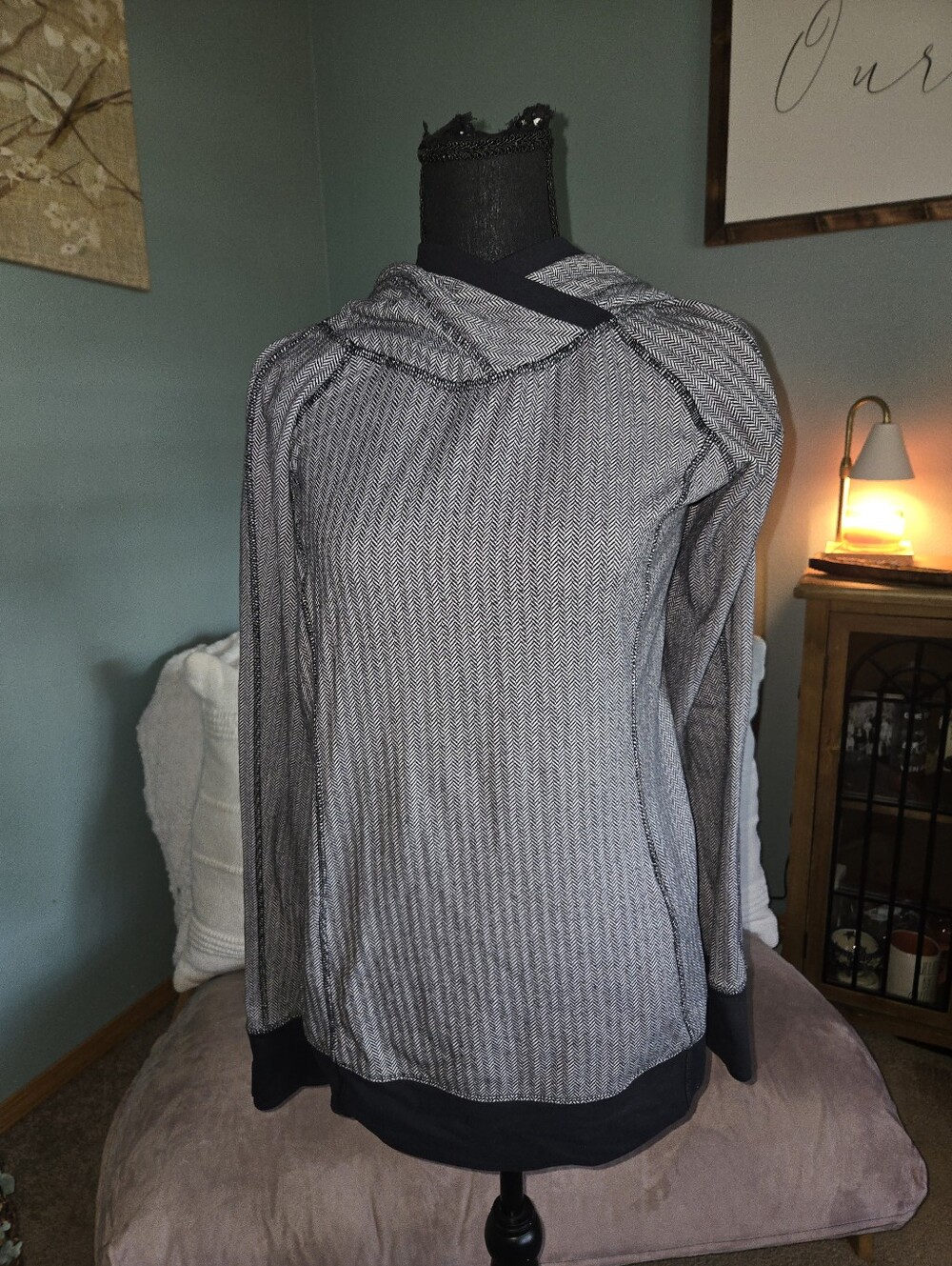 lululemon athletica Gray Hooded Lightweight Pullover